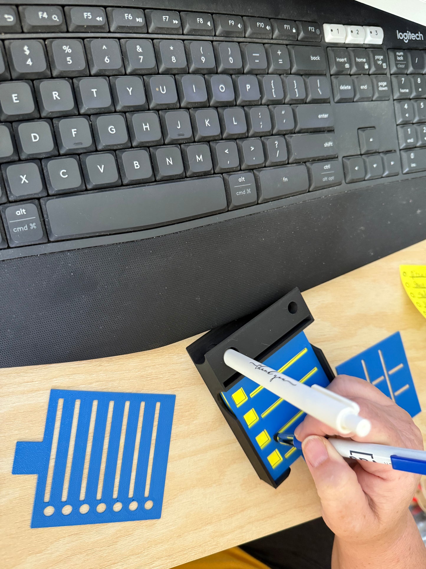 Post-it Note Organizer with Pen & Pencil Holder