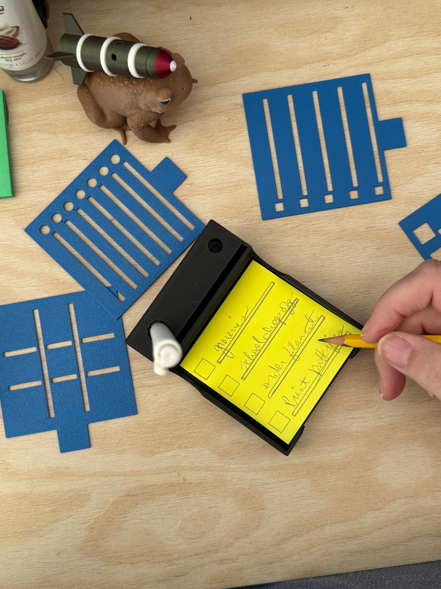 Post-it Note Organizer with Pen & Pencil Holder