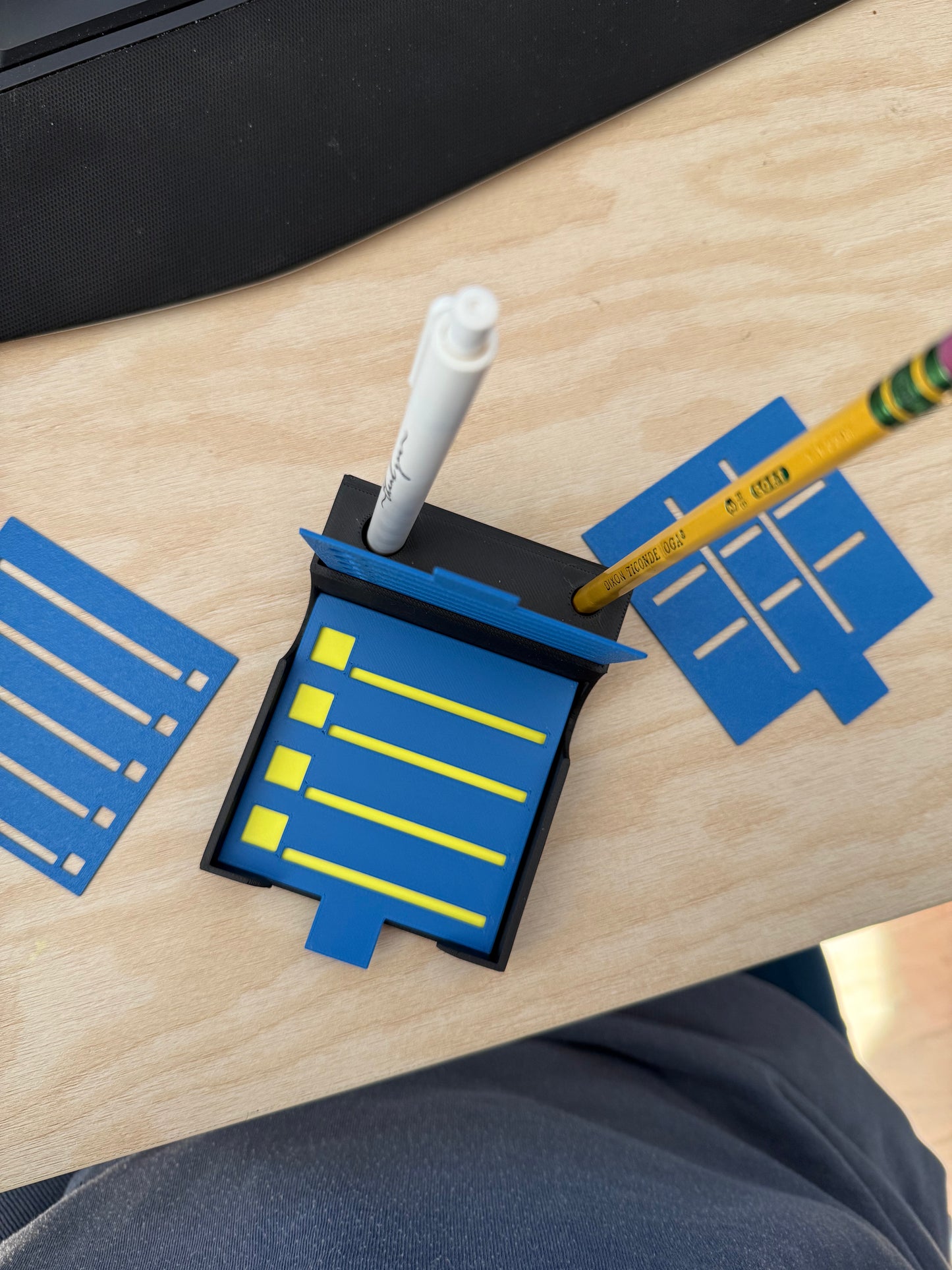 Post-it Note Organizer with Pen & Pencil Holder